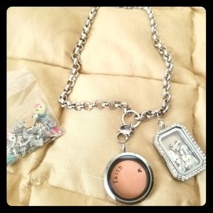 Necklace w/ 2 pendants